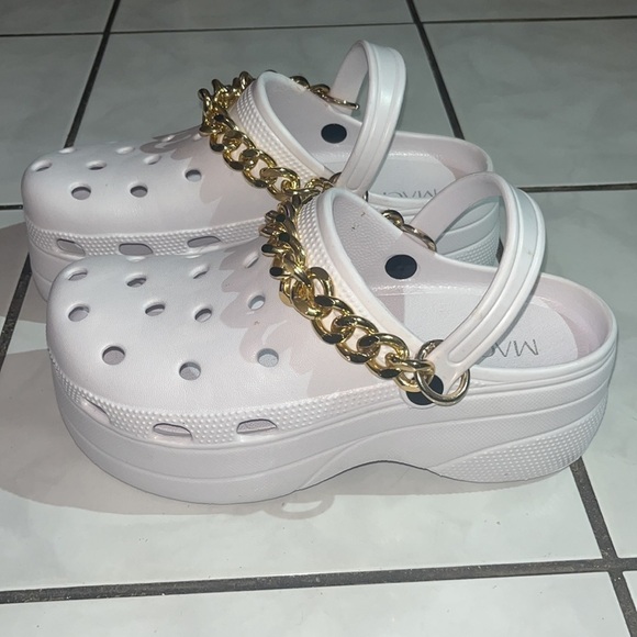 MACKINJ Crocs Women's Classic Bae Embellished - Picture 8 of 11